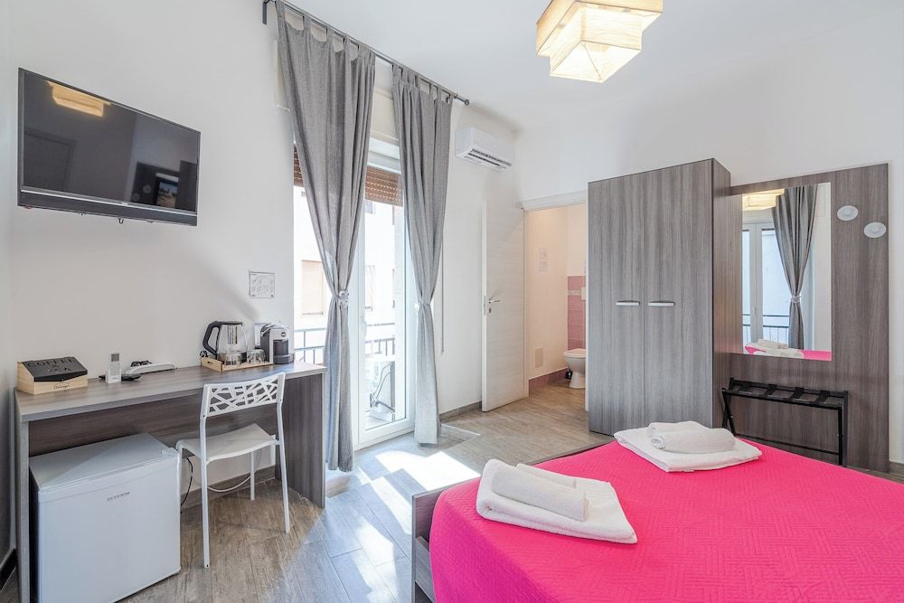 Cavour Rooms 2