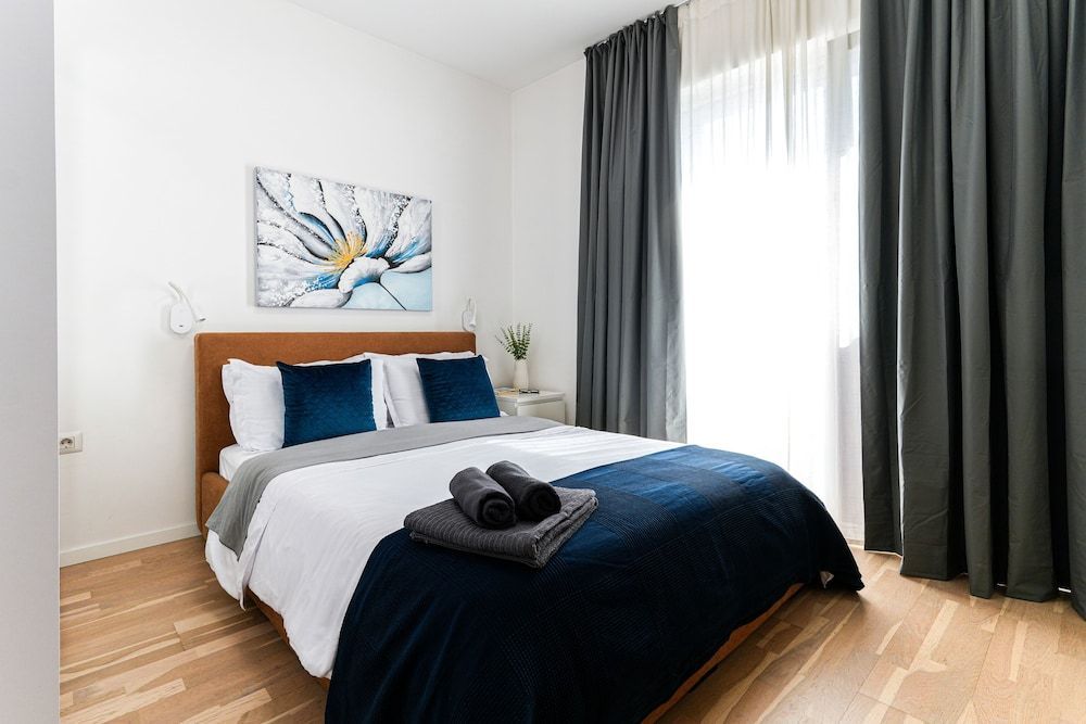 Alesia - Lovely, Colorful & Cozy Apartment 2