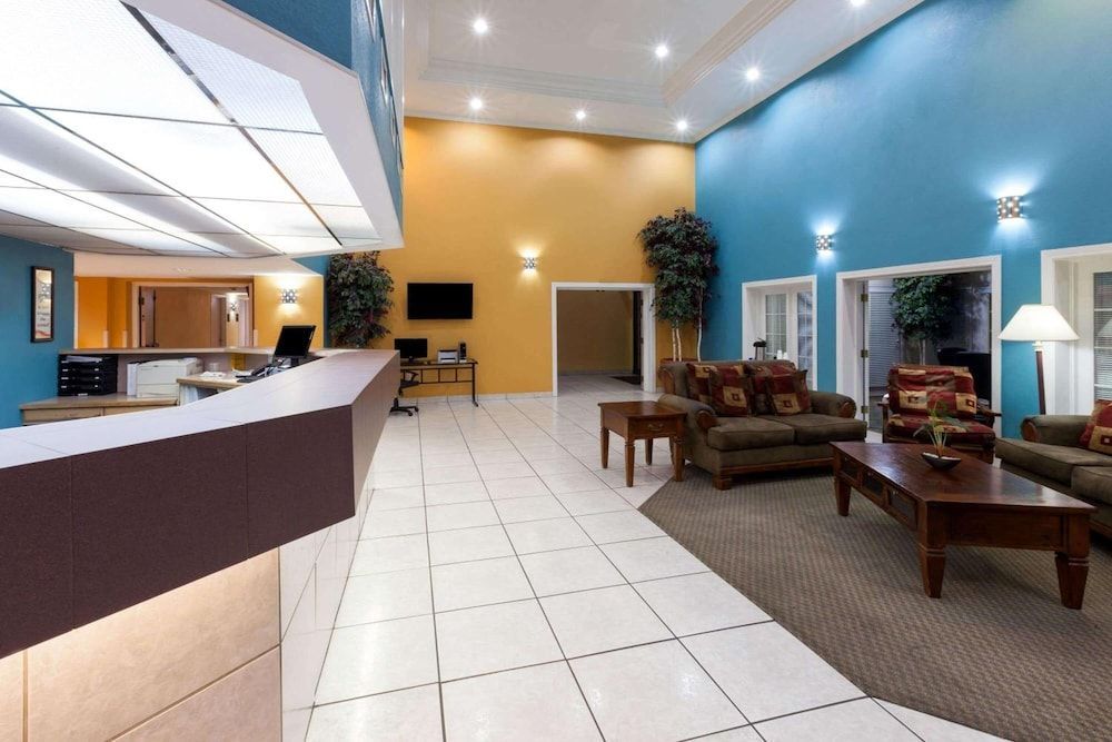 Extend-a-Suites - Extended Stay, I-40 Amarillo West 2