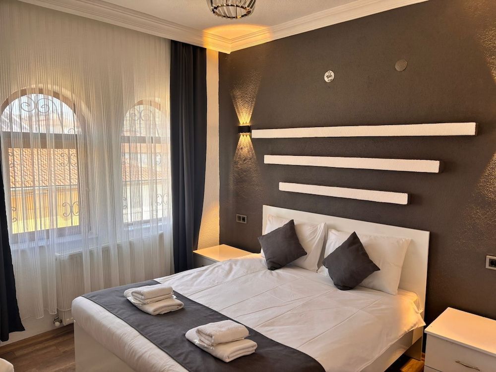 loopy lodge hotel 1