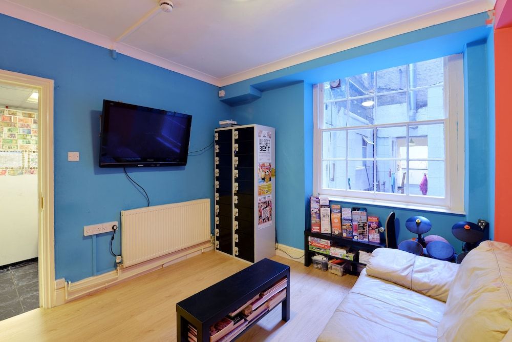 Gallery Hyde Park Hostel 2