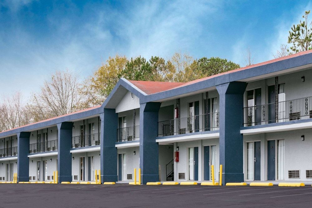 Super 8 by Wyndham Locust Grove 1
