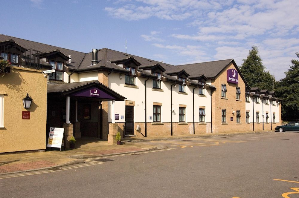 Premier Inn Cardiff West 1