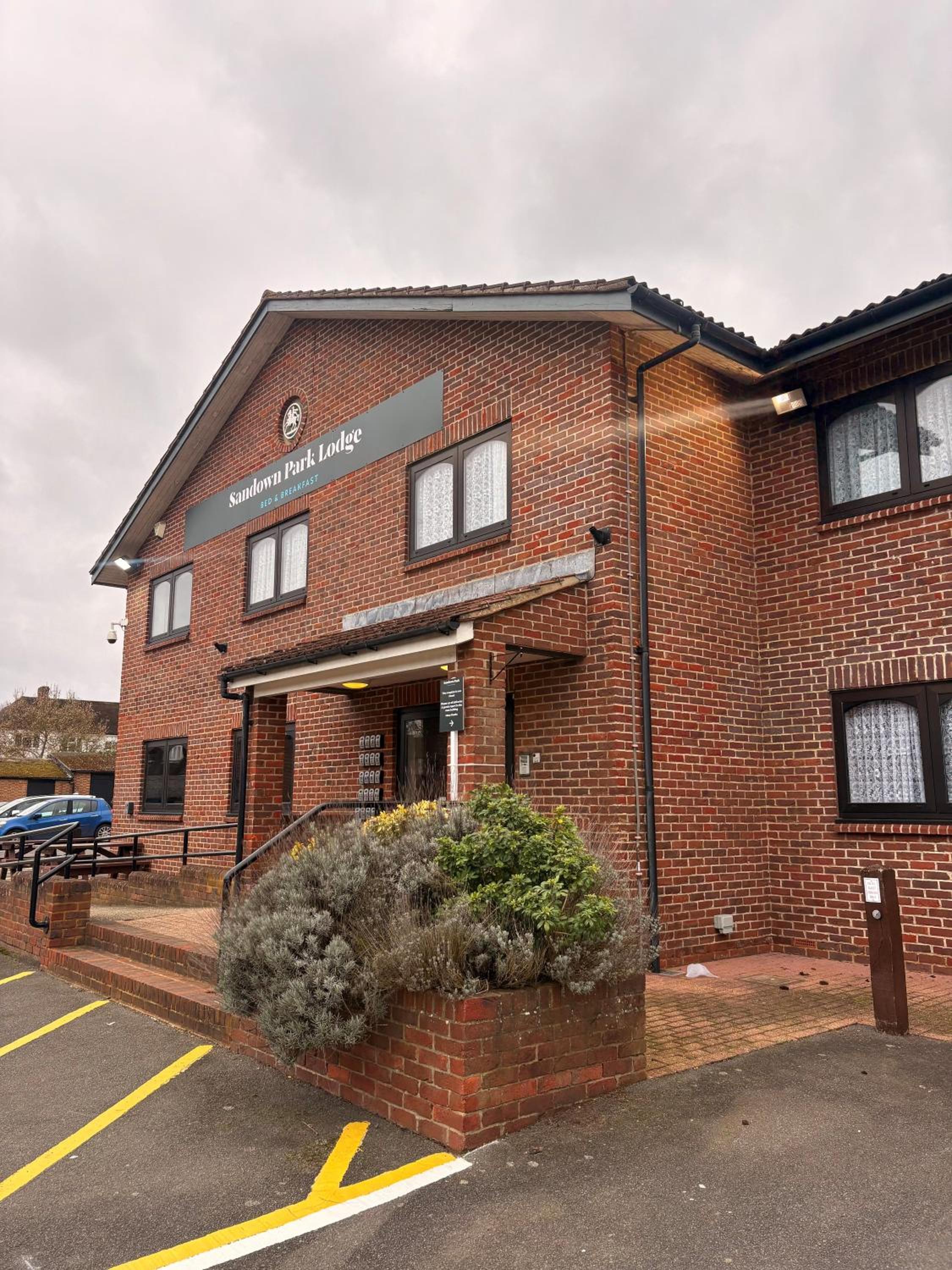 Sandown Park Lodge 1