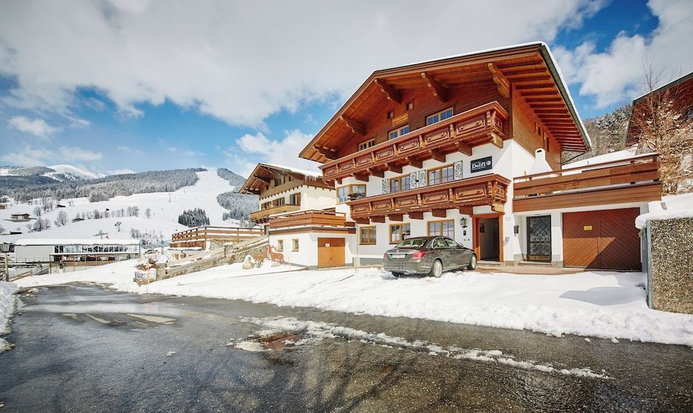 Delfi Ski & Bike Apartments 1