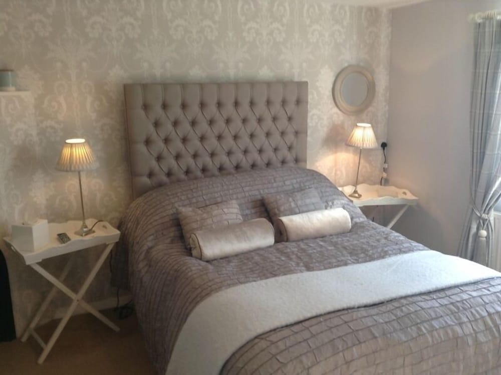 Birtles Farm Bed and Breakfast 2