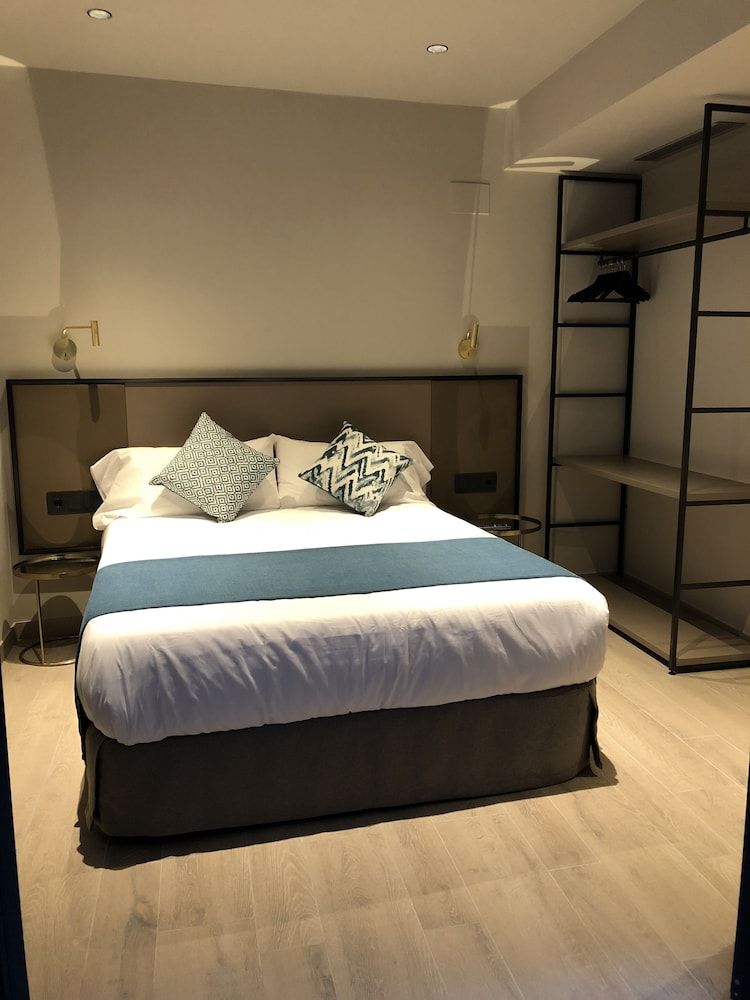 HOTEL TORRENT 2