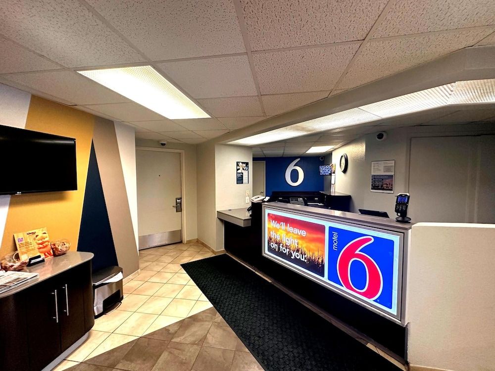 Motel 6 Duluth, MN 1