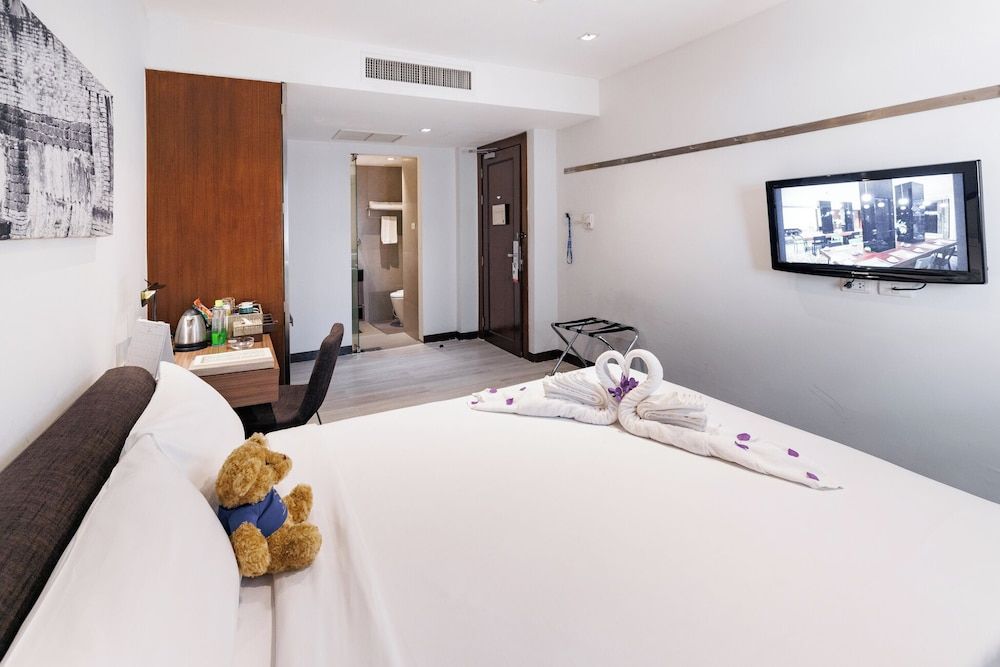 S33 Compact Sukhumvit Hotel 1