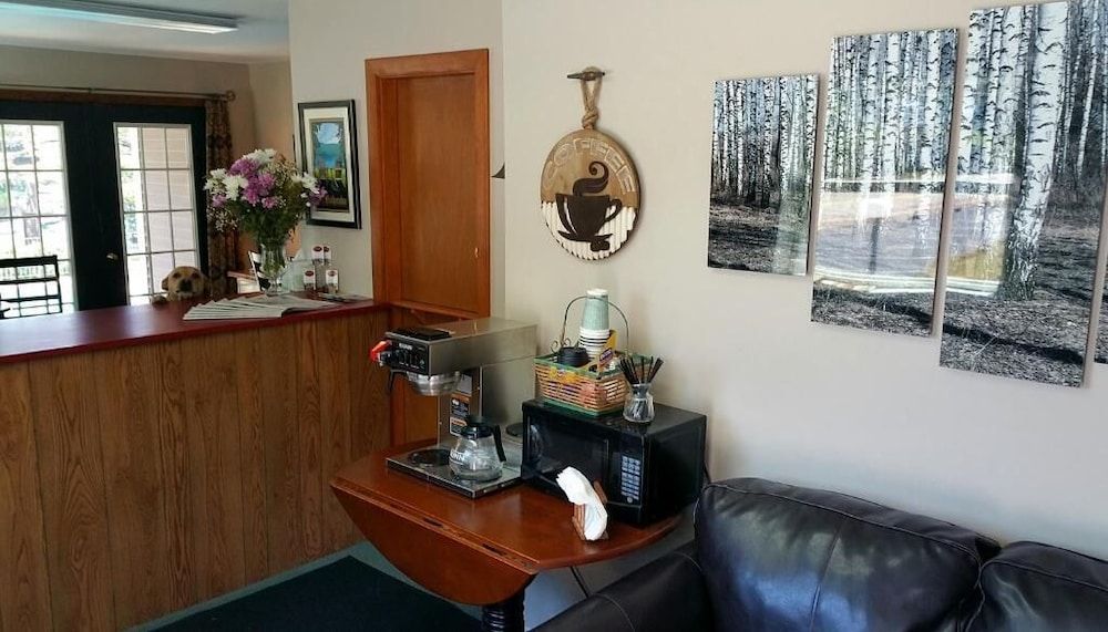 Birch Knoll Motel 2