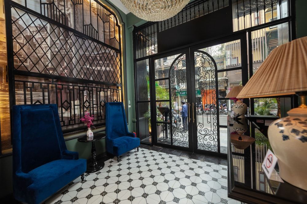 Madelise Palace Hotel & Travel 2