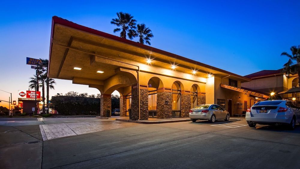 Best Western Plus Executive Inn & Suites 1