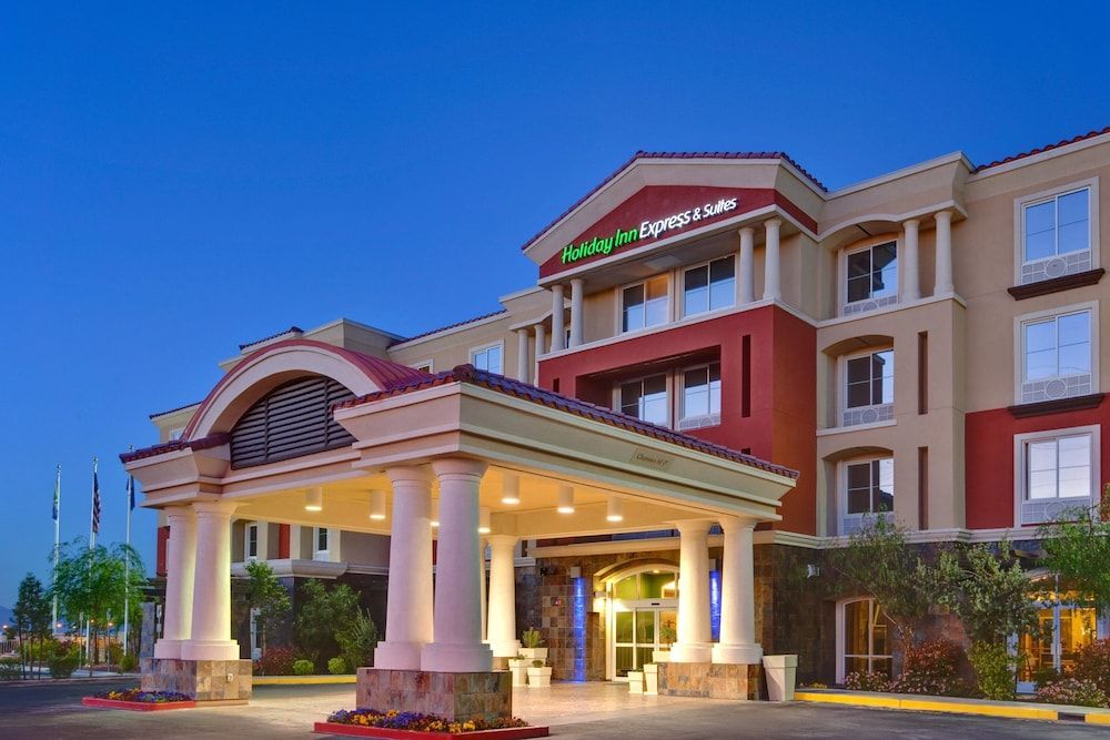 Holiday Inn Express & Suites LAS VEGAS SW – SPRING VALLEY by IHG 1