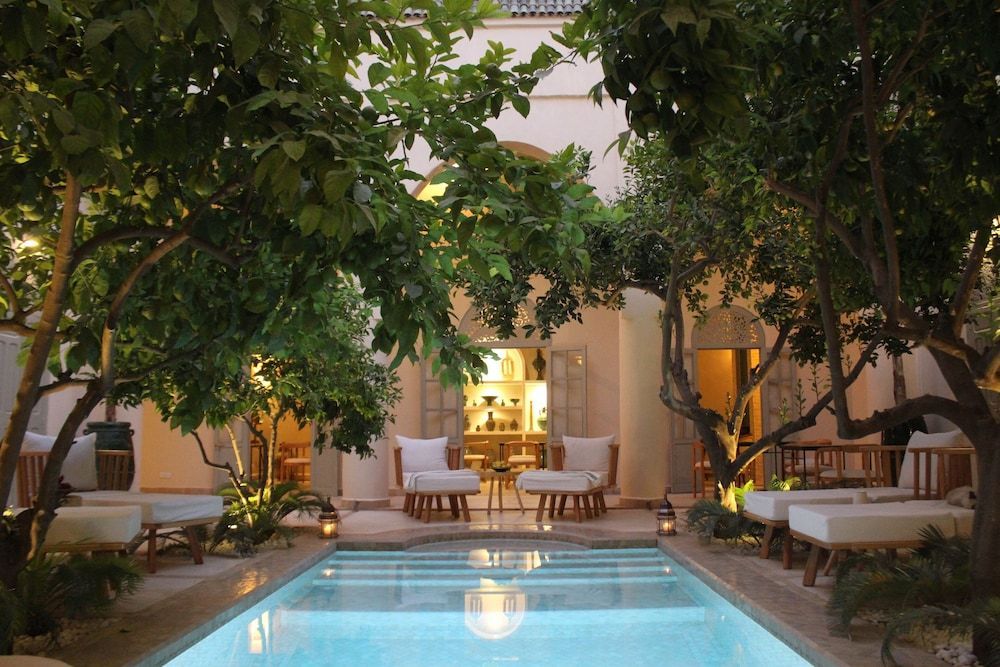 Riad Emberiza Sahari 1