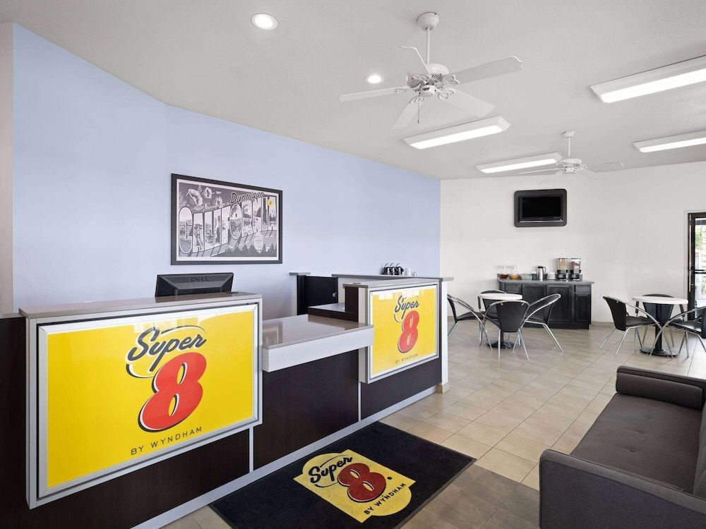 Super 8 by Wyndham Dunnigan 2