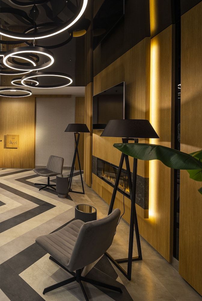 -- ESTE PARK HOTEL -- part of Urban Chic Luxury Design Hotels - Parking & Compliments - next to Shopping & Dining Mall Plovdiv 2