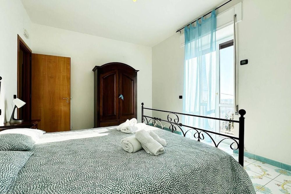 Apartment With Panoramic Terrace on Amalfi Coast 2