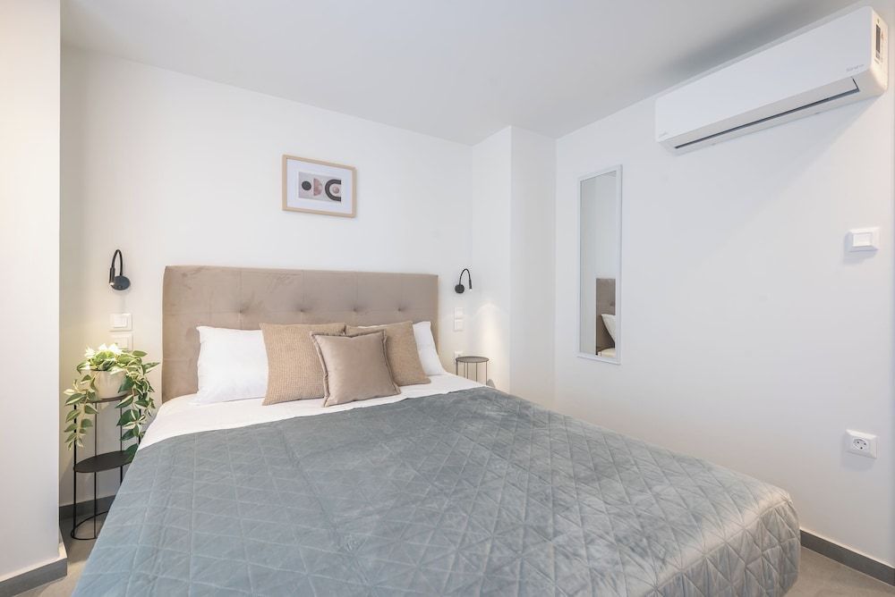 Athens Secluded Apartments 1