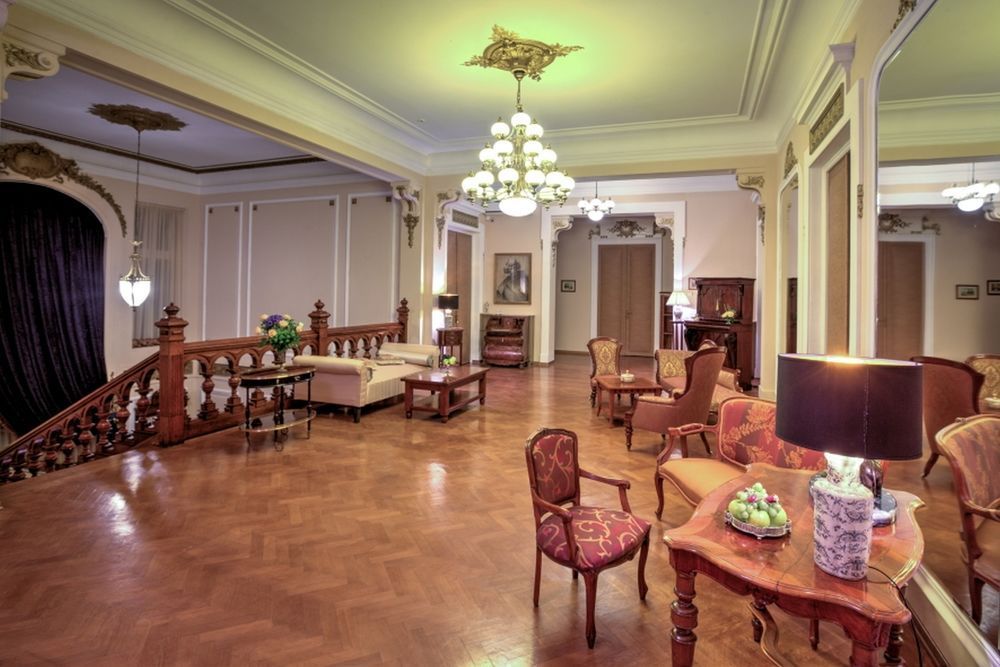 Grand Boutique Hotel 2