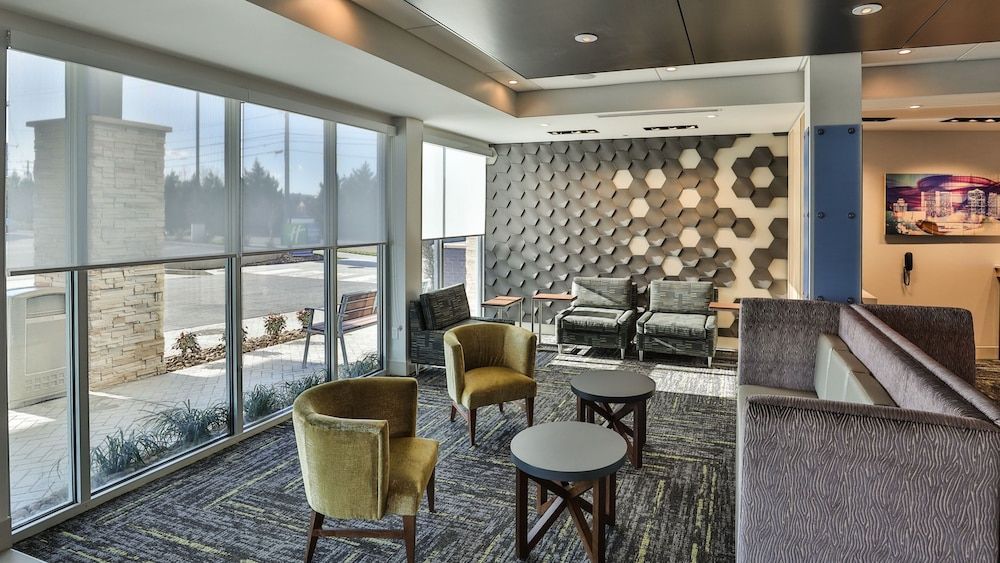 Holiday Inn Express & Suites NASHVILLE METROCENTER DOWNTOWN by IHG 1