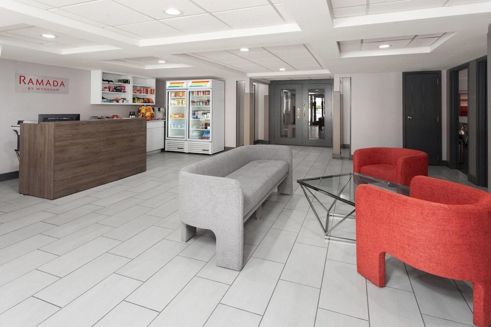 Ramada by Wyndham Milwaukee 2