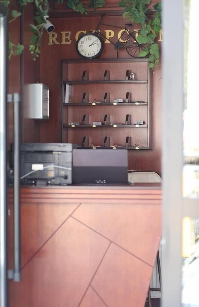Bruti Hotel 2