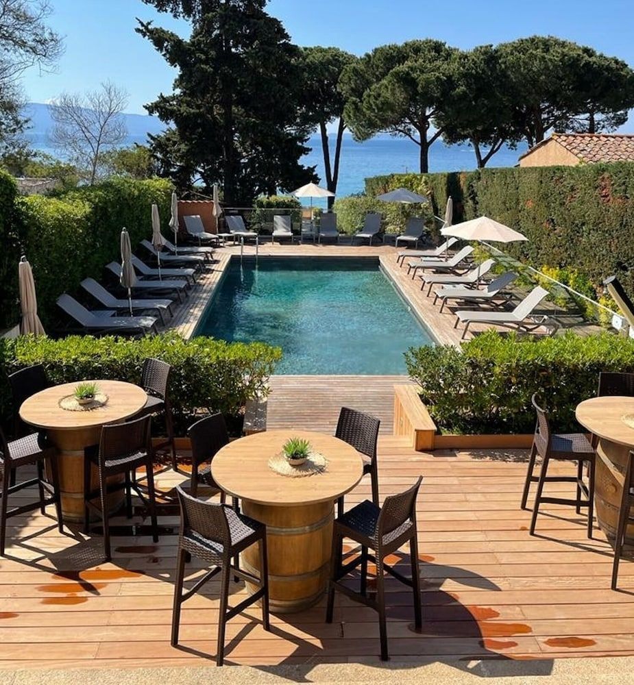Hôtel La Pinède 1