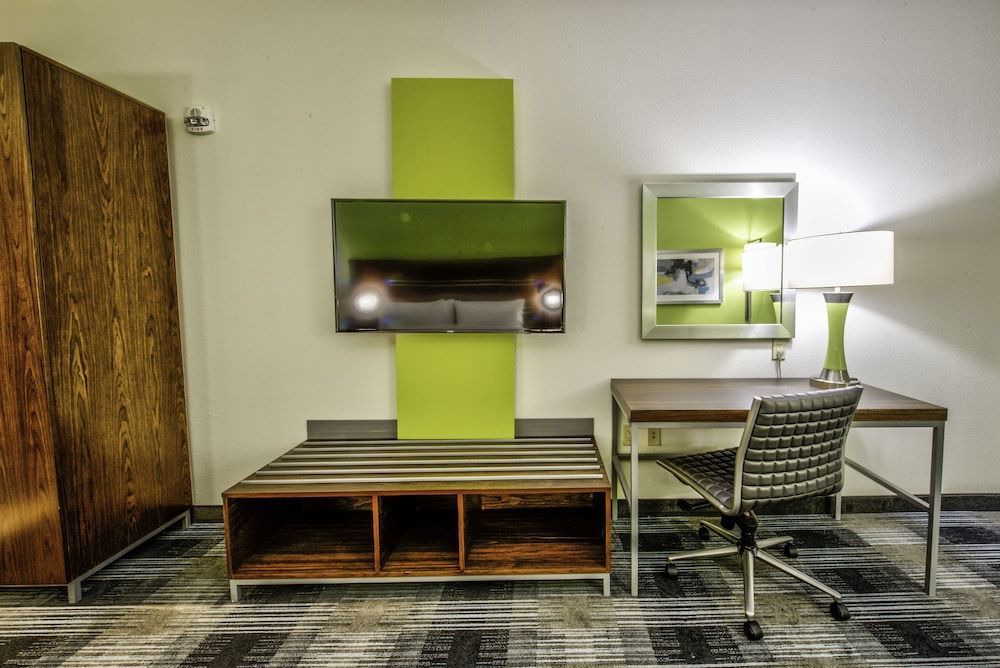 Holiday Inn Express & Suites DALLAS NW - FARMERS BRANCH by IHG 2
