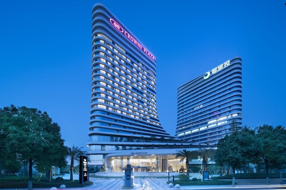 Crowne Plaza Wuhan Optics Valley by IHG 1