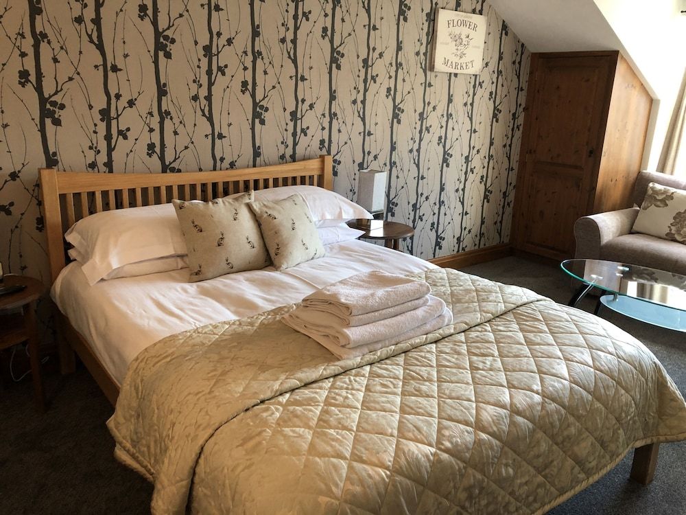 The Crooked Inn 2