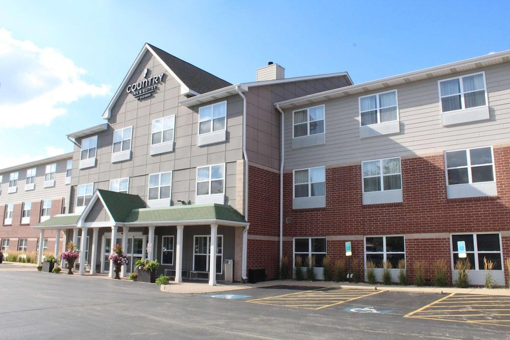 Country Inn & Suites by Radisson, Crystal Lake, IL 1