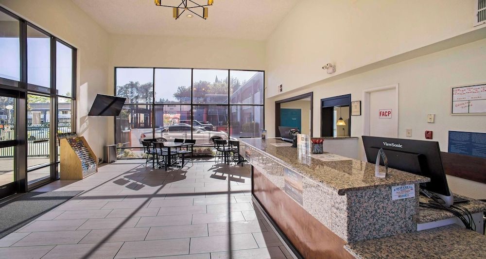 SureStay Plus Hotel by Best Western Sacramento North 2