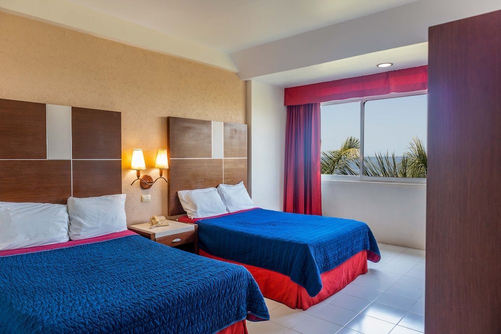 Hotel Baluartes 2