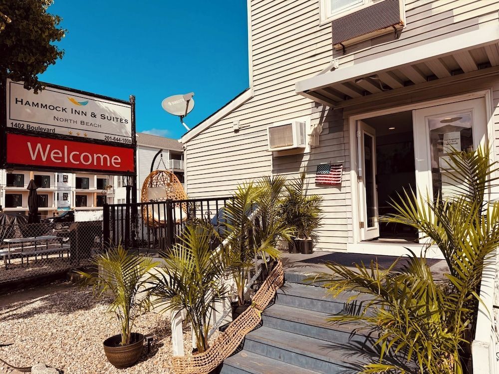 Hammock Inn & Suites North Beach Hotel 1