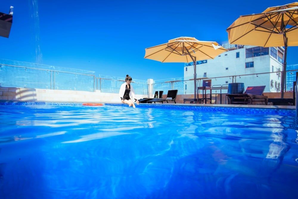 Ronal Hotel 1
