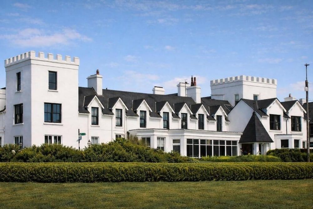 Butler Arms Hotel 1