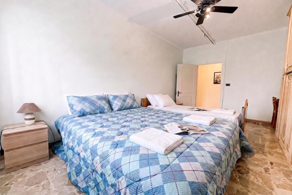 La Pietra sul Mare Apartment With Terrace 2