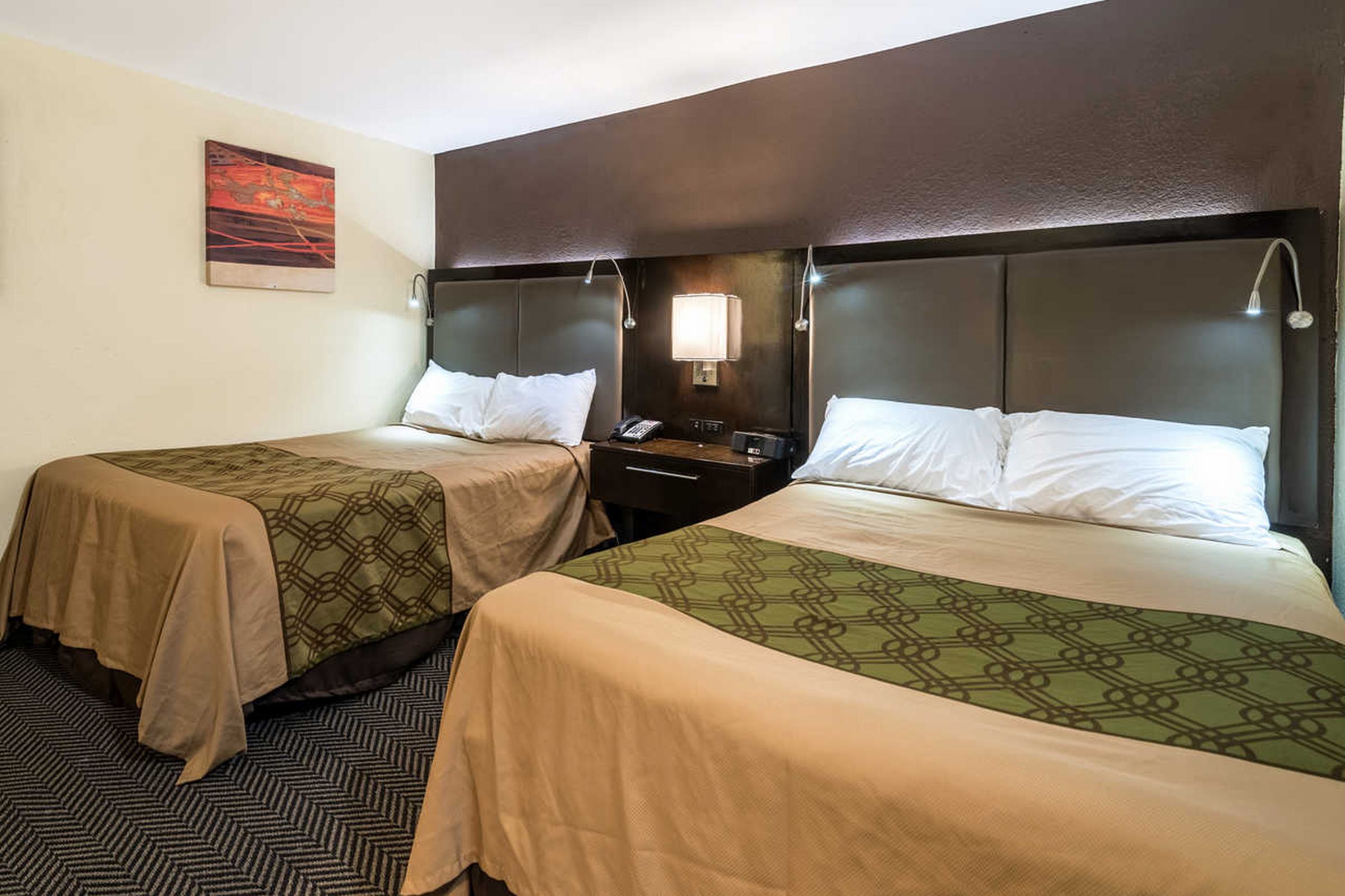 Econo Lodge Rutland City near Hwy 7 1