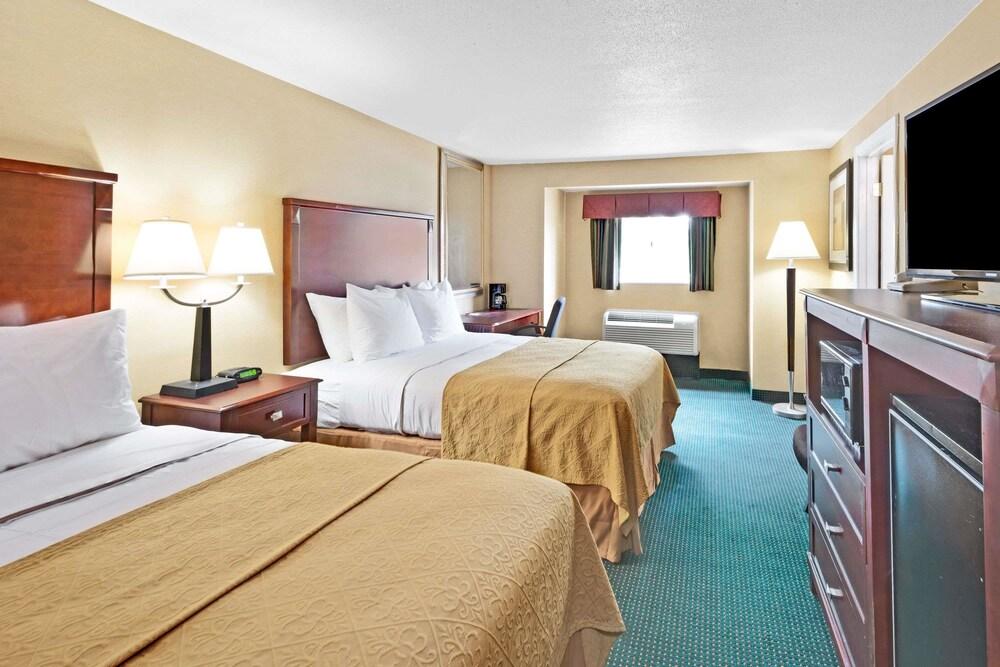 Ramada by Wyndham Kittery 1
