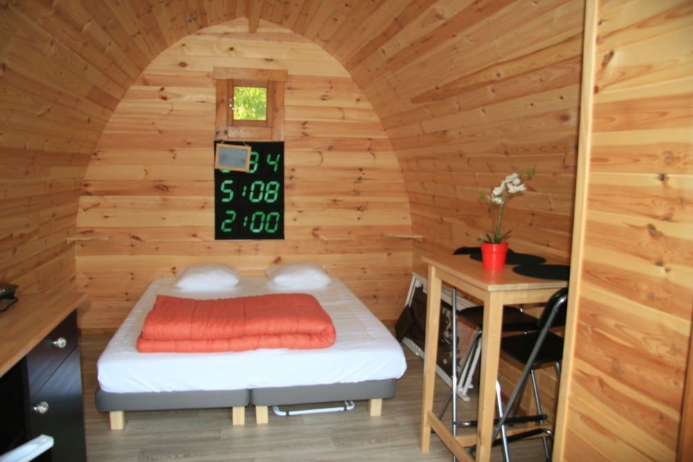 Camping Le Jardin De Sully 2