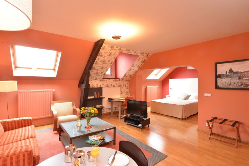 MAS Residence 1