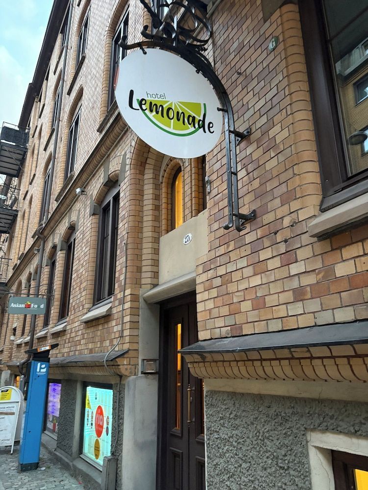 Hotel Lemonade 1