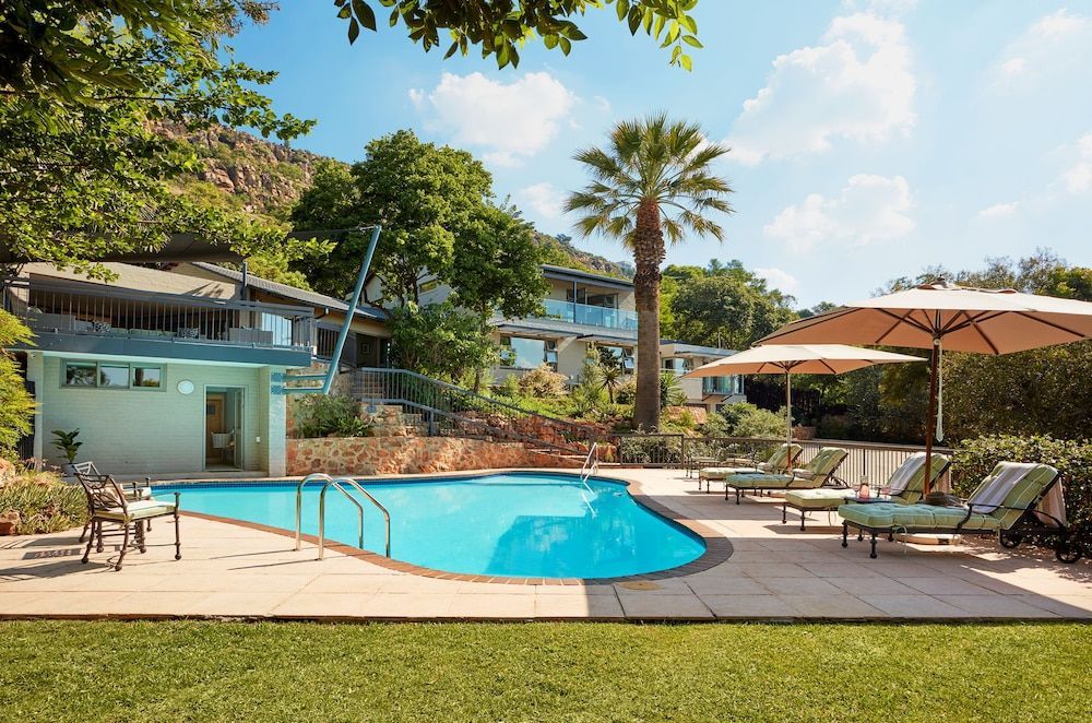 The Cliffside Boutique Getaway 1
