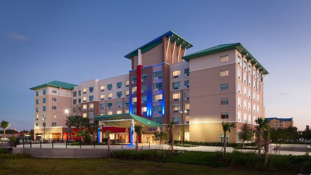 Holiday Inn Express & Suites ORLANDO AT SEAWORLD by IHG 1