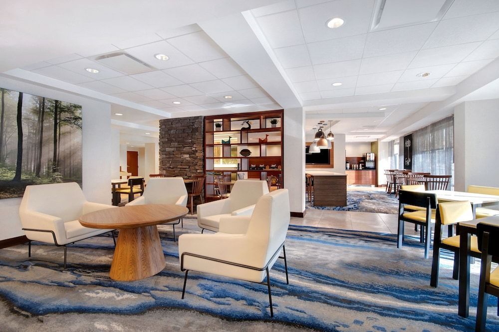 Fairfield Inn and Suites by Marriott Rochester West/Greece 2