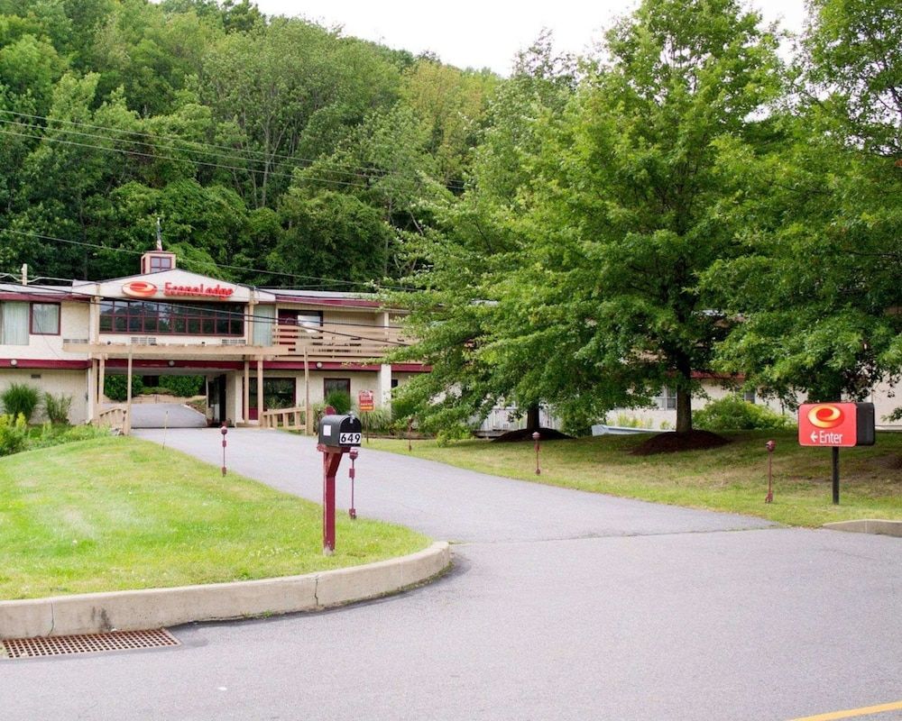 Econo Lodge Clarks Summit - Scranton 1