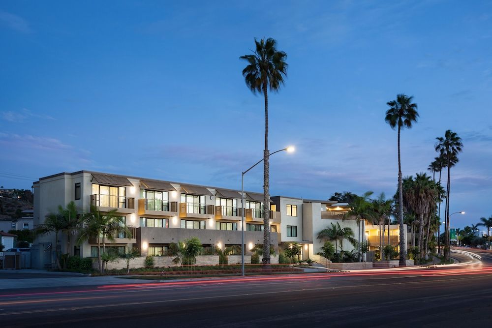 Holiday Inn Express & Suites LA JOLLA – WINDANSEA BEACH by IHG 1
