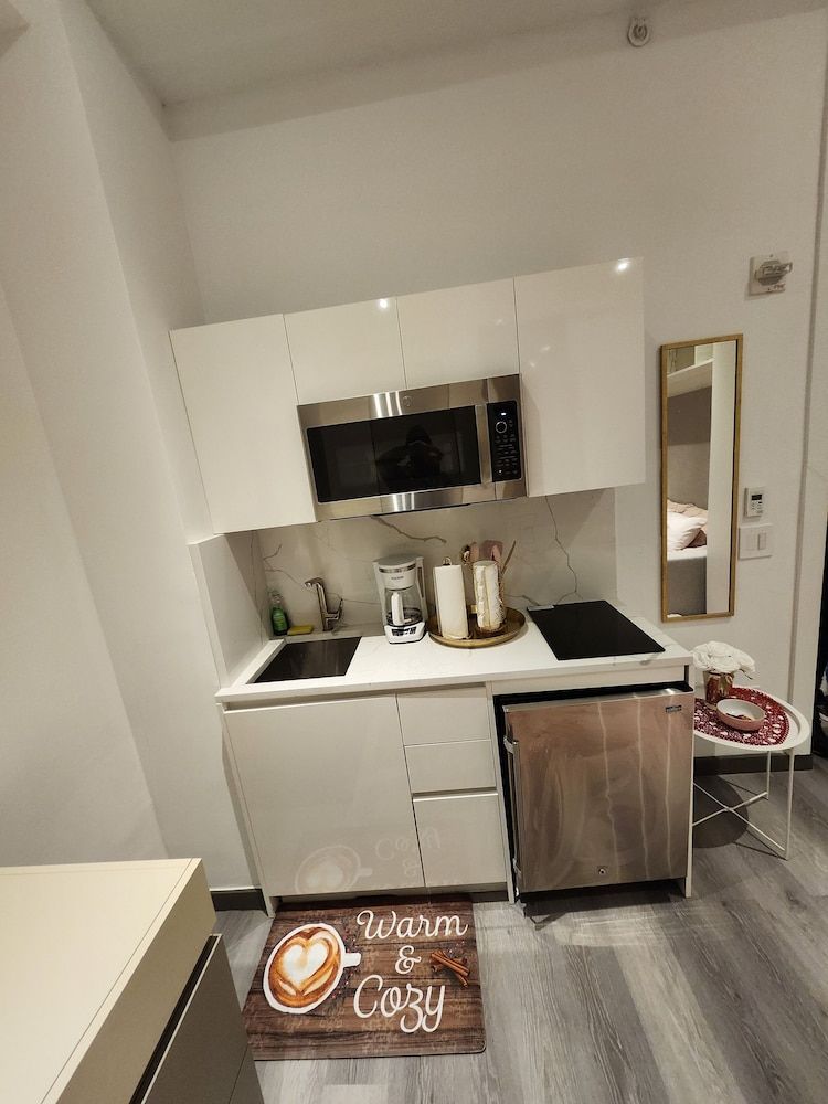 Rosa Linda- Luxe Rmntic Studio W Terrace 2