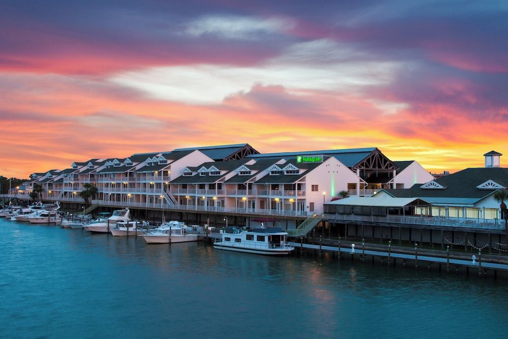 Holiday Inn & Suites CLEARWATER BEACH S-HARBOURSIDE by IHG 1