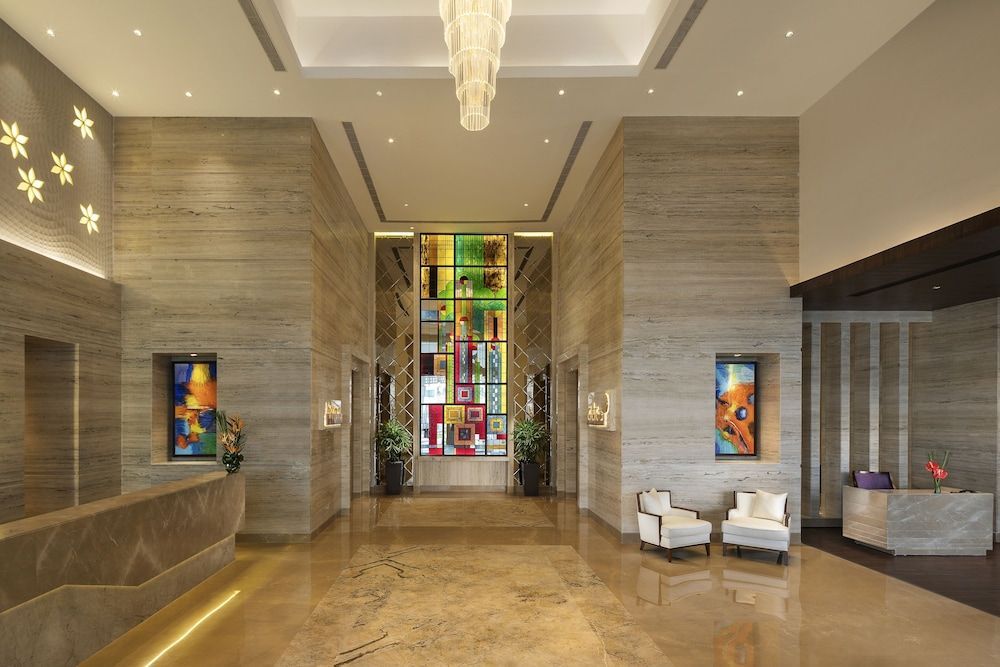 Sandal Suites by Lemon Tree Hotels 2